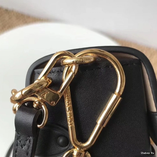 Malle Louis Vuitton Petite CHANELutch Trunk 0723